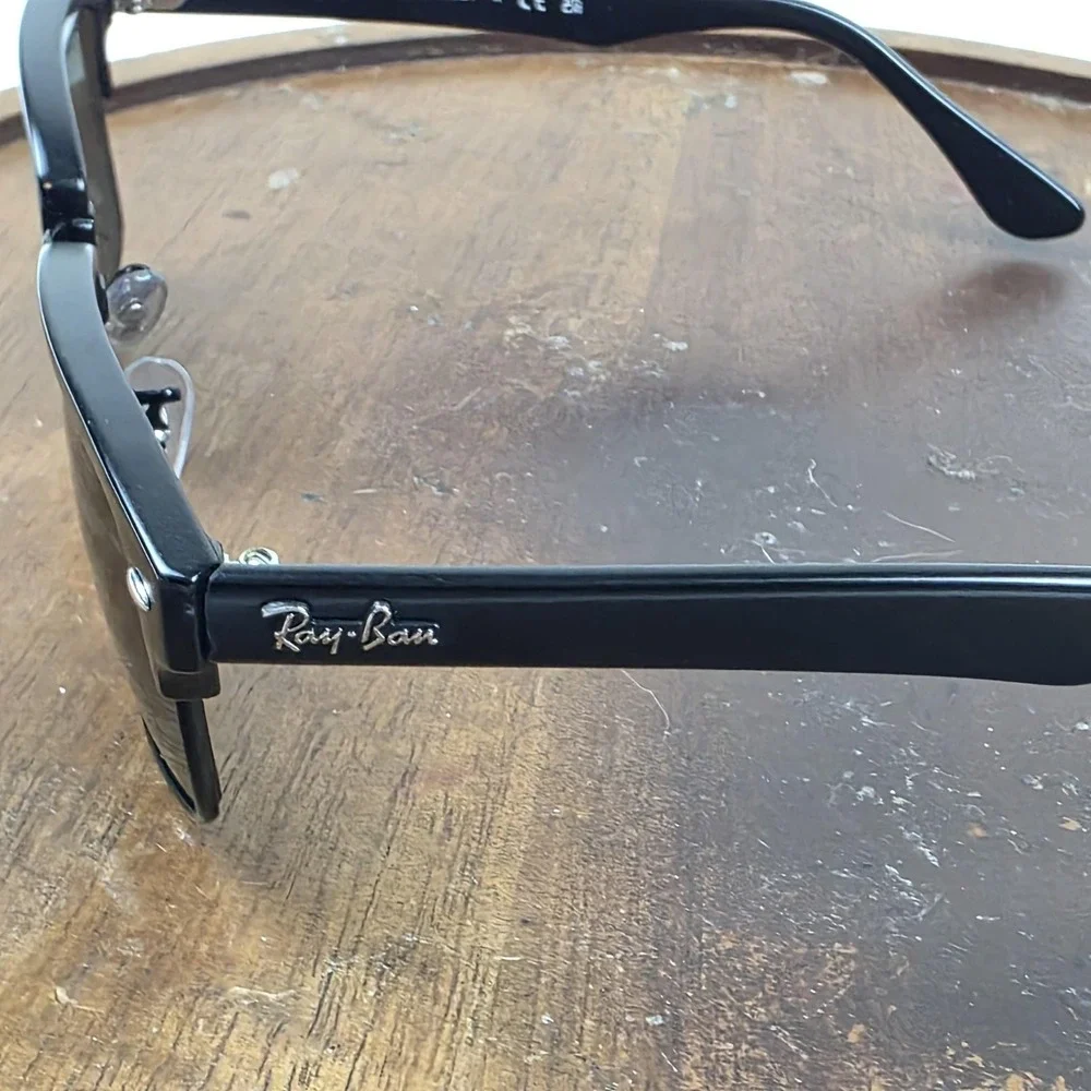 Ray-Ban RB 4190 Sunglasses Mens 52-19-145 Black Green Tinted Square Italy 877